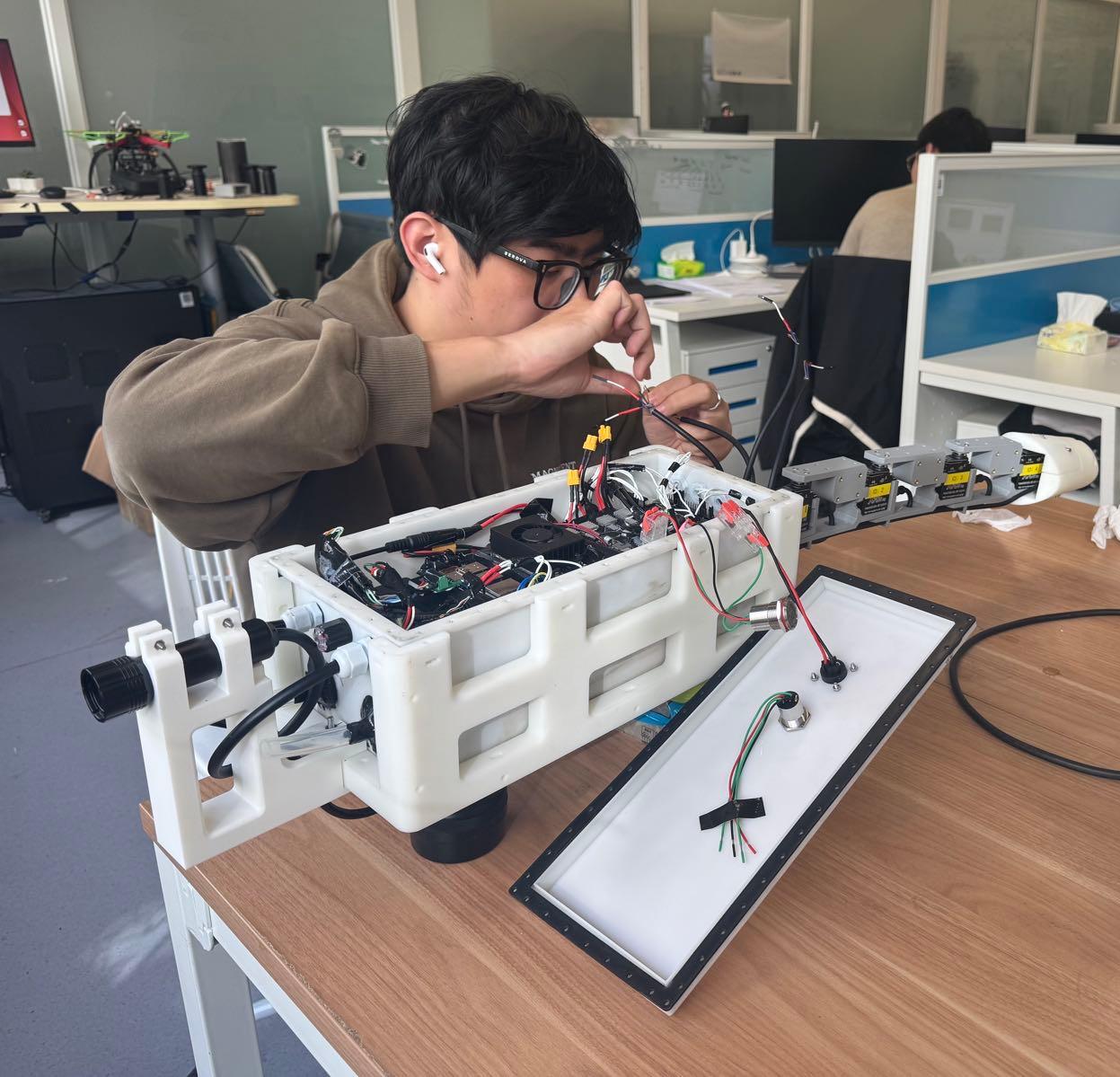 'Chinese Sturgeon' biomimetic robotic fish